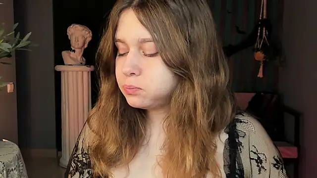 Snapshot of FioraMarmoris chatting on October 2025 05:19:01 AM FioraMarmoris online show from October 2025 05:19:01 AM