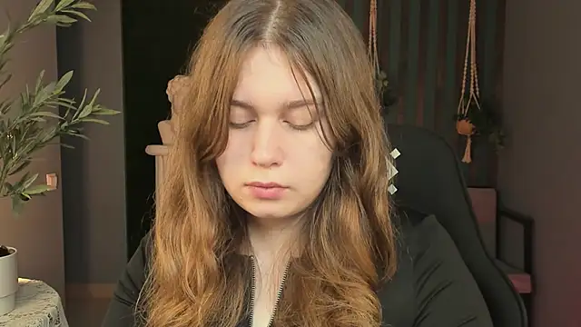 Snapshot of FioraMarmoris chatting on November 2025 05:07:02 AM FioraMarmoris online show from November 2025 05:07:02 AM