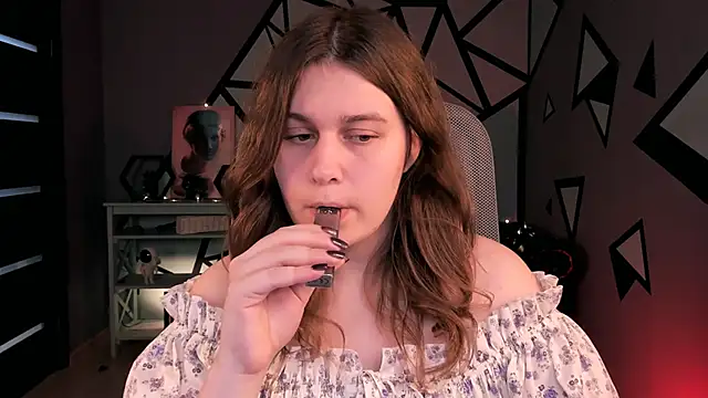 Snapshot of FioraMarmoris chatting on November 2025 01:43:03 PM FioraMarmoris online show from November 2025 01:43:03 PM