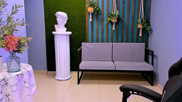 Snapshot of FioraMarmoris chatting on November 2025 01:11:01 PM FioraMarmoris online show from November 2025 01:11:01 PM