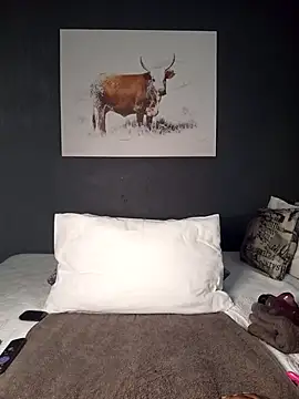 Queen-Chocolate online show from February 2025 01:10:02 PM