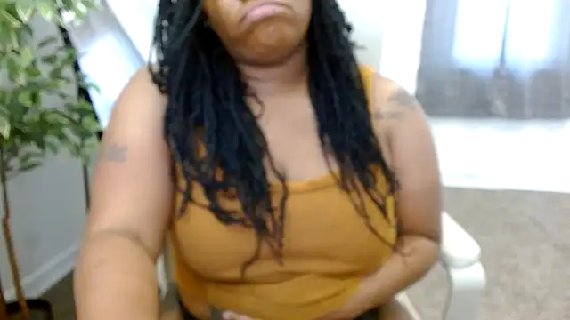 Snapshot of selena42 chatting on March 2025 05:02:02 PM selena42 online show from March 2025 05:02:02 PM