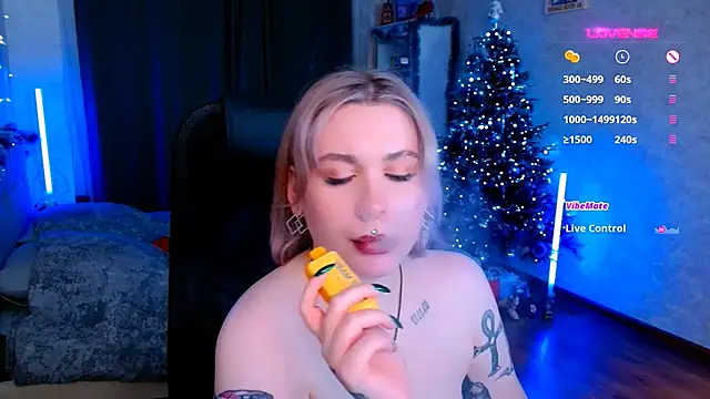 Snapshot of Blueberry-baby chatting on January 2025 11:06:01 PM Blueberry-baby online show from January 2025 11:06:01 PM