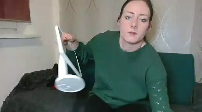 Snapshot of Jasmin-White chatting on December 2024 05:18:02 PM Jasmin-White online show from December 2024 05:18:02 PM