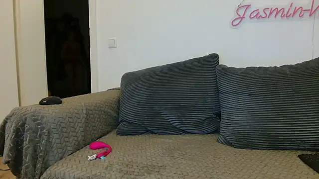 Jasmin-White online show from July 2026 06:36:01 PM