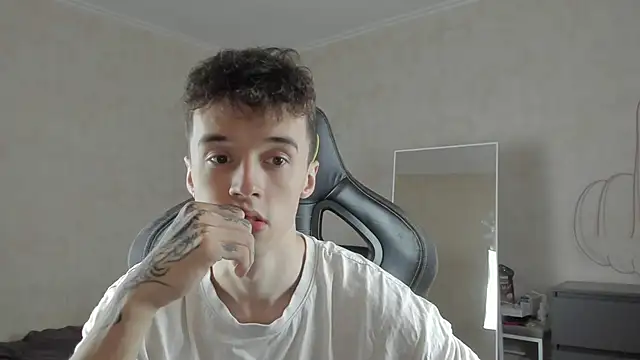 MasonWarholl online show from October 2025 09:07:02 AM