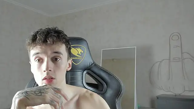 MasonWarholl online show from October 2025 04:18:01 PM