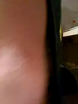 Snapshot of Lion132233 chatting on March 2025 10:27:02 PM Lion132233 online show from March 2025 10:27:02 PM