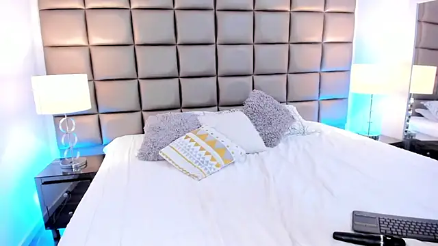 AnnyHizzle online show from March 2025 03:43:02 AM