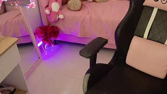 zoesullivan online show from June 2026 10:01:01 PM