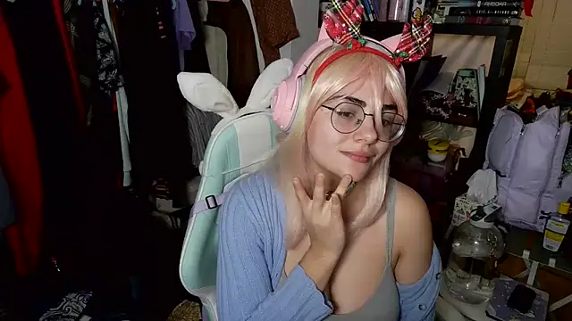 Snapshot of mochi_rainbow chatting on December 2024 11:52:02 PM mochi rainbow online show from December 2024 11:52:02 PM