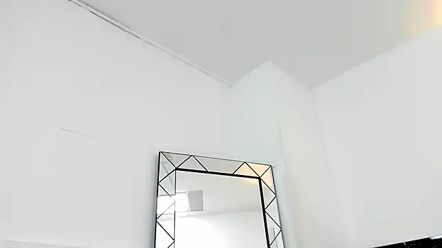 Snapshot of Juliabadlee chatting on December 2024 05:48:01 AM Juliabadlee online show from December 2024 05:48:01 AM