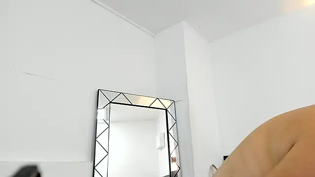 Snapshot of Juliabadlee chatting on December 2024 11:49:01 PM Juliabadlee online show from December 2024 11:49:01 PM