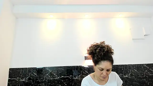 Snapshot of Juliabadlee chatting on February 2025 03:23:01 AM Juliabadlee online show from February 2025 03:23:01 AM