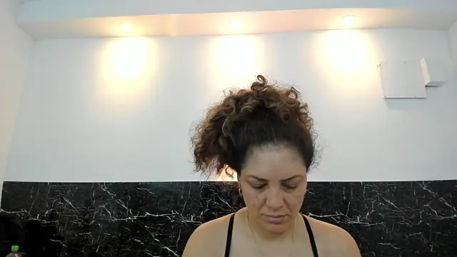 Snapshot of Juliabadlee chatting on March 2025 12:21:01 AM Juliabadlee online show from March 2025 12:21:01 AM