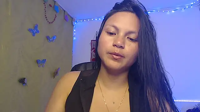 Snapshot of Zafiroweb09 chatting on March 2025 05:45:01 PM Zafiroweb09 online show from March 2025 05:45:01 PM