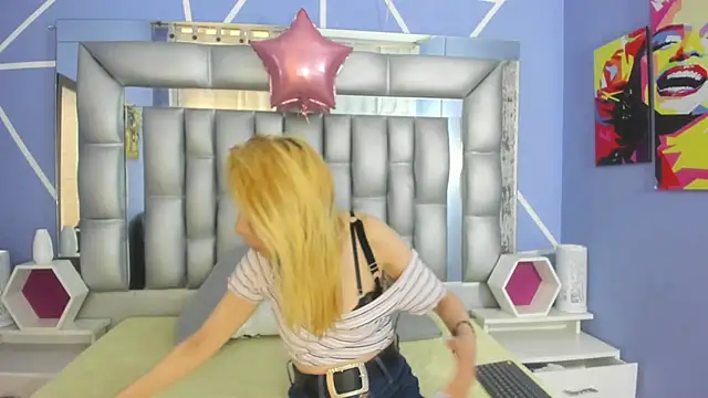 Snapshot of sophia_ny chatting on November 2025 02:05:01 PM sophia ny online show from November 2025 02:05:01 PM