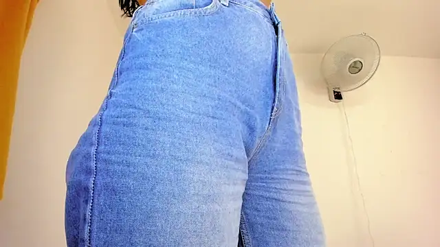 Snapshot of misstoya chatting on February 2025 04:31:01 AM misstoya online show from February 2025 04:31:01 AM