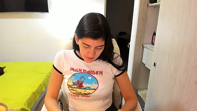 Snapshot of misstoya chatting on October 2025 01:06:01 AM misstoya online show from October 2025 01:06:01 AM