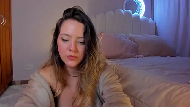 Snapshot of martinaaricci chatting on November 2025 12:44:01 AM martinaaricci online show from November 2025 12:44:01 AM