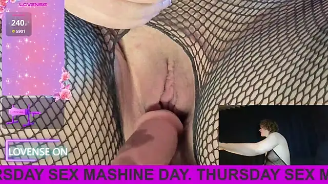 Snapshot of PernillaGirl chatting on November 2025 07:24:01 PM PernillaGirl online show from November 2025 07:24:01 PM