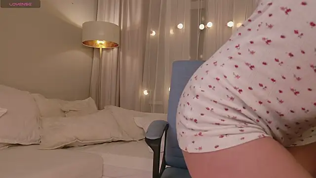 EmiliaDreams online show from February 2026 05:44:02 PM