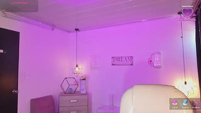 Snapshot of Violeta_dss chatting on December 2025 01:15:01 PM Violeta dss online show from December 2025 01:15:01 PM