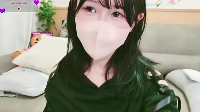 Snapshot of Conatsu chatting on October 2025 06:10:01 AM Conatsu online show from October 2025 06:10:01 AM