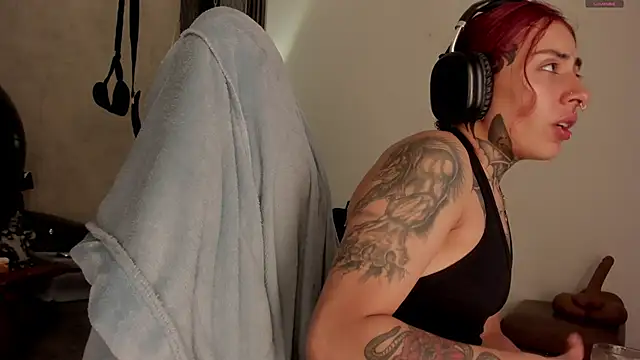 selene red  online show from October 2025 01:56:02 PM