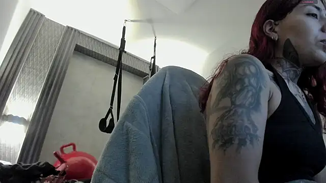 selene red  online show from December 2025 02:04:02 PM