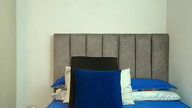 Snapshot of karina_lewis_ chatting on November 2025 03:56:02 AM karina lewis online show from November 2025 03:56:02 AM