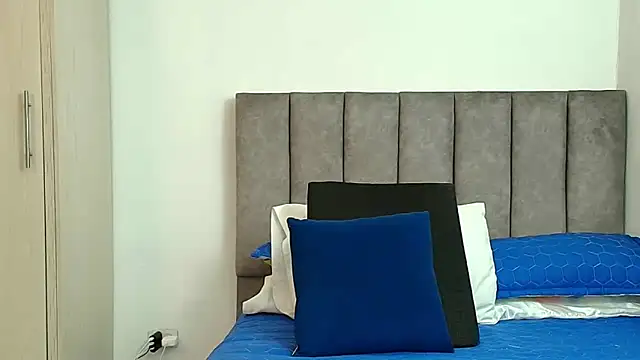 Snapshot of karina_lewis_ chatting on November 2025 04:12:02 AM karina lewis online show from November 2025 04:12:02 AM