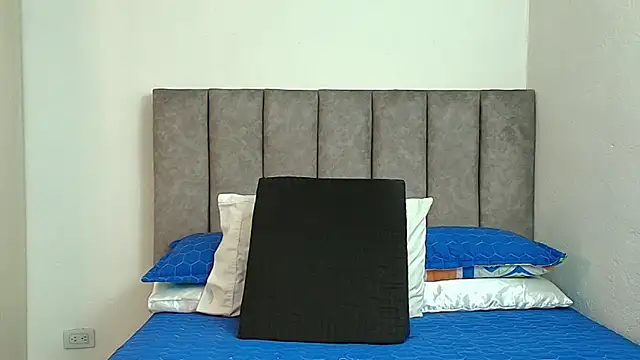 Snapshot of karina_lewis_ chatting on November 2025 04:02:02 AM karina lewis online show from November 2025 04:02:02 AM