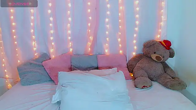 AlanaBekeer online show from October 2025 09:12:02 PM