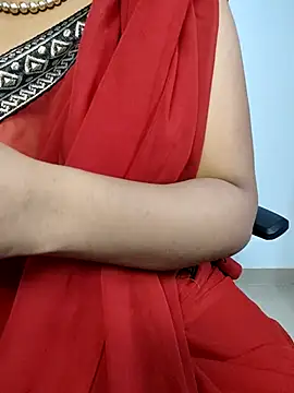 VR here 4U online show from October 2025 06:15:02 PM