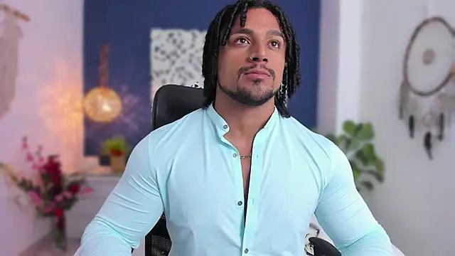 Snapshot of MikeEstevess chatting on December 2024 09:37:01 PM MikeEstevess online show from December 2024 09:37:01 PM