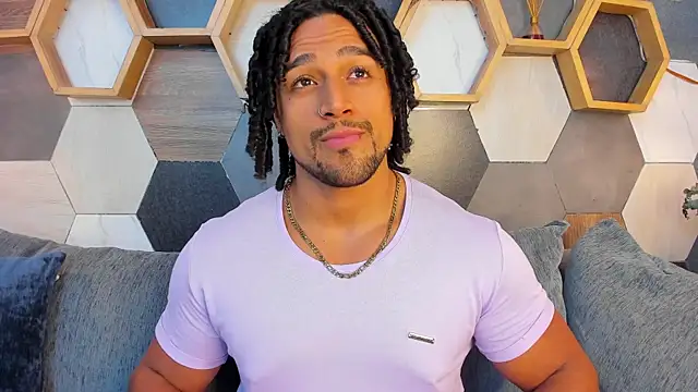 Snapshot of MikeEstevess chatting on February 2025 03:11:02 AM MikeEstevess online show from February 2025 03:11:02 AM