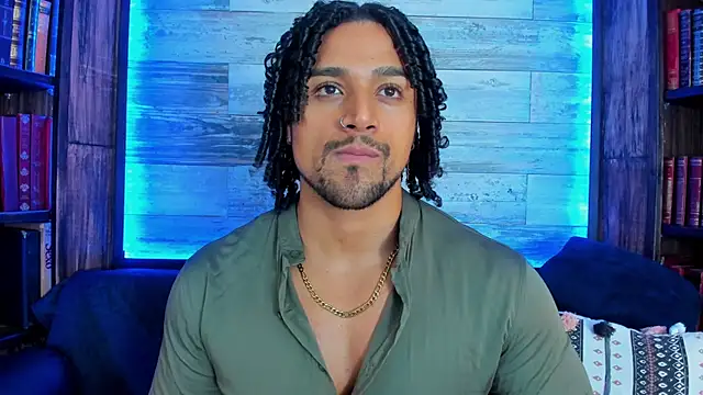 Snapshot of MikeEstevess chatting on February 2025 08:43:02 AM MikeEstevess online show from February 2025 08:43:02 AM