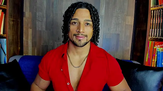 Snapshot of MikeEstevess chatting on February 2025 03:23:02 AM MikeEstevess online show from February 2025 03:23:02 AM