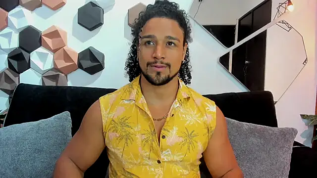 Snapshot of MikeEstevess chatting on March 2025 12:30:02 PM MikeEstevess online show from March 2025 12:30:02 PM