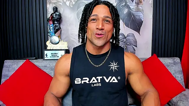 Snapshot of MikeEstevess chatting on September 2025 09:47:02 PM MikeEstevess online show from September 2025 09:47:02 PM