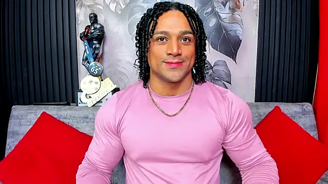 Snapshot of MikeEstevess chatting on September 2025 08:18:02 AM MikeEstevess online show from September 2025 08:18:02 AM