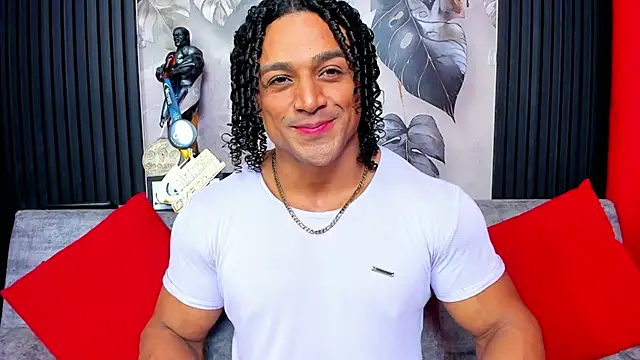 Snapshot of MikeEstevess chatting on September 2025 07:13:02 AM MikeEstevess online show from September 2025 07:13:02 AM