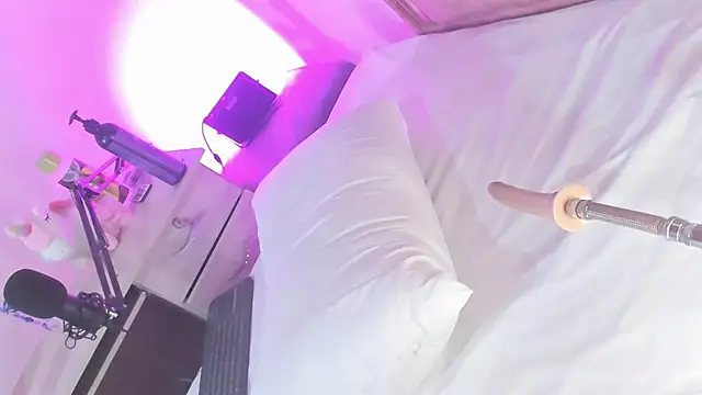 lili moonn online show from September 2025 01:12:02 PM