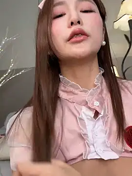 Snapshot of Momoever123456 chatting on March 2025 05:00:02 PM Momoever123456 online show from March 2025 05:00:02 PM