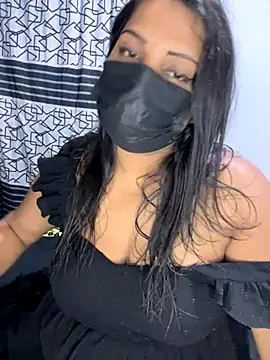 NOORA-GIRL online show from November 2025 01:33:02 PM