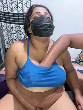 NOORA-GIRL online show from December 2025 02:00:01 PM