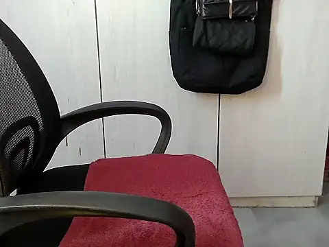 Snapshot of Destiny_Desire chatting on October 2025 10:57:02 AM Destiny Desire online show from October 2025 10:57:02 AM
