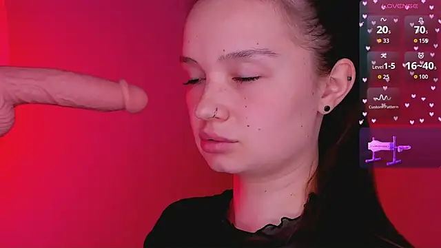 bitchpeace  online show from April 2026 03:46:02 PM