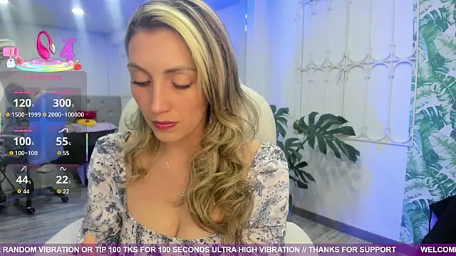 Snapshot of anny_sweet72 chatting on September 2025 11:45:01 AM anny sweet72 online show from September 2025 11:45:01 AM